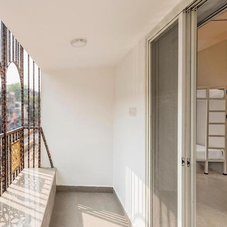 Bedzzz Varanasi By Leisure Hotels, 1 Km From Dashwasamedh Ghat Extérieur photo
