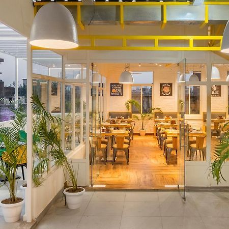 Bedzzz Varanasi By Leisure Hotels, 1 Km From Dashwasamedh Ghat Extérieur photo